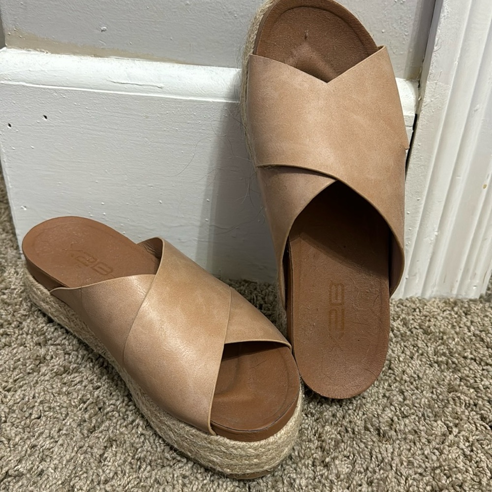 Platform sandals